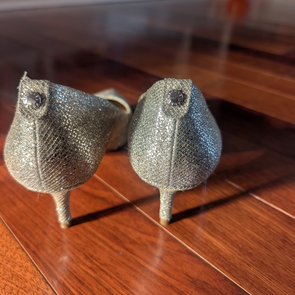Michael Kors Glittering Silver/Gold Kitten Heels - Picture 2 of 12